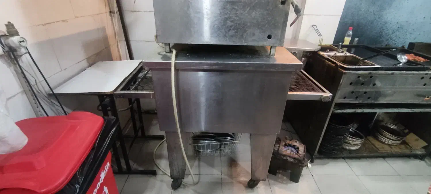 فر پیتزا ریلی|کافیشاپ و رستوران|مشهد, جاهد شهر|دیوار