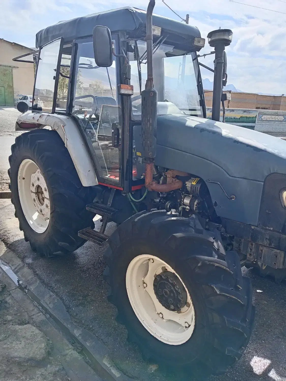 تراکتوریوروپارس 824|خودرو سنگین|لاجان, |دیوار