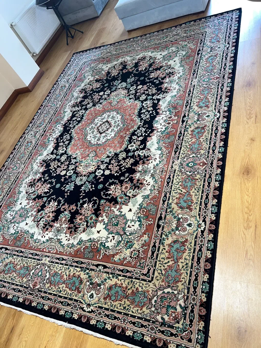 فرش ۹ متری در حد نو|فرش|رشت, رشتیان|دیوار