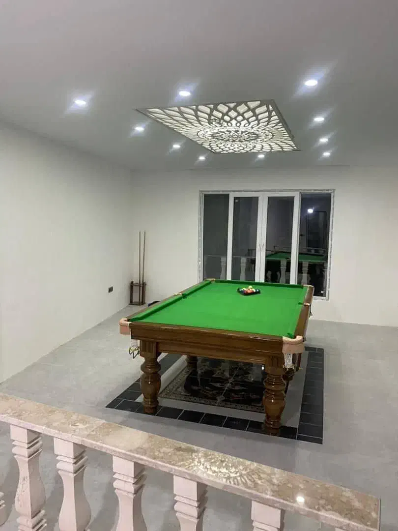 میز با لوازم اورجینال وارداتی بیلیارد|ورزش‌های توپی|رویان, |دیوار