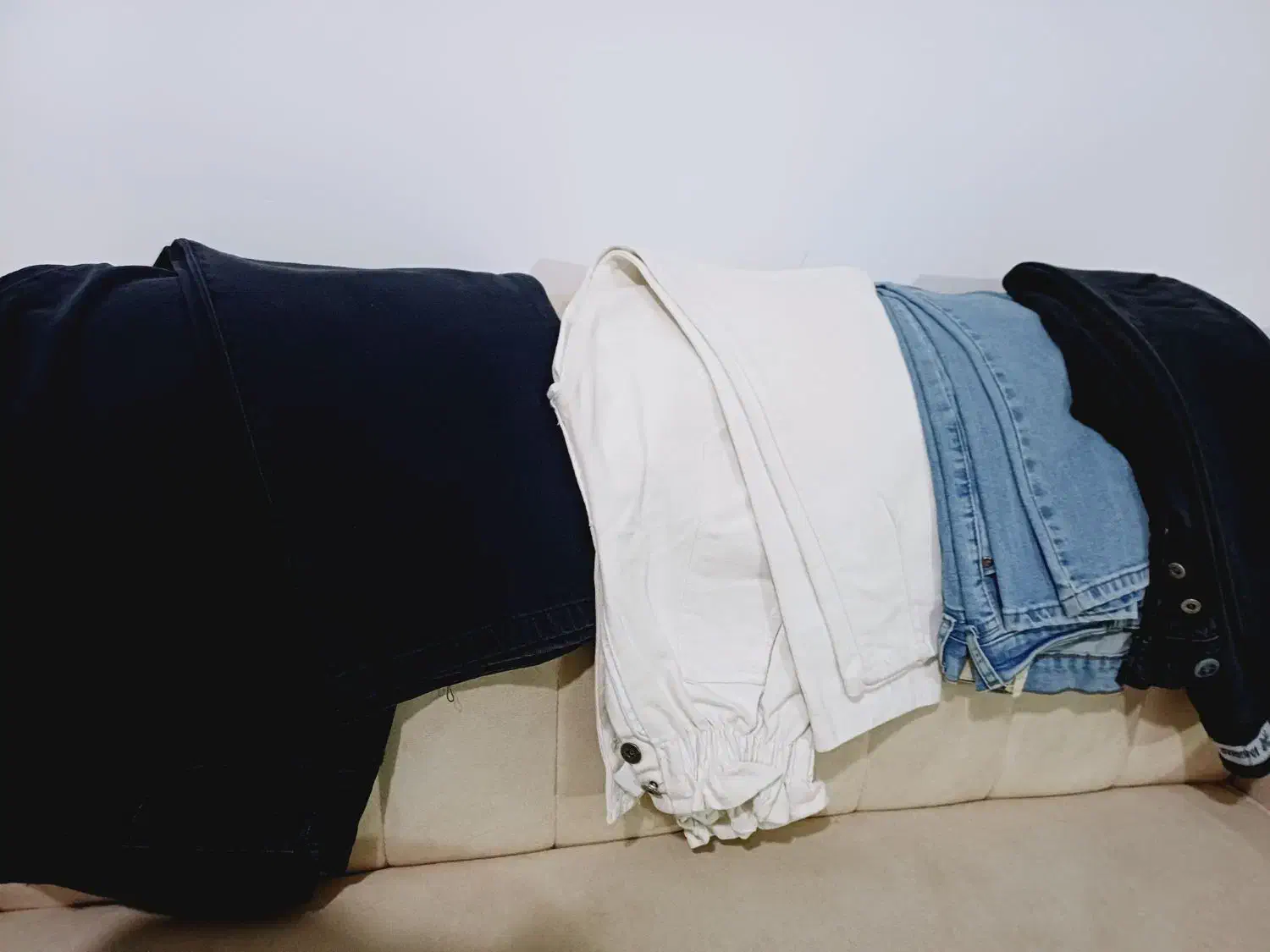 تعدادی شلوار لی دخترانه|لباس|قم, محمد آباد|دیوار