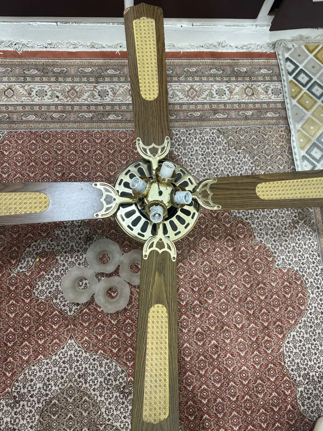 پنکه سقفی|پنکه و تصفیهکنندهٔ هوا|اهواز, معین زاده|دیوار