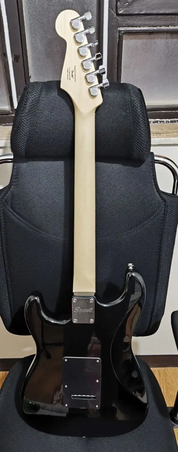 گیتار الکتریک squier Sonic Stratocaster|گیتار، بیس، امپلیفایر|شهرکرد, |دیوار