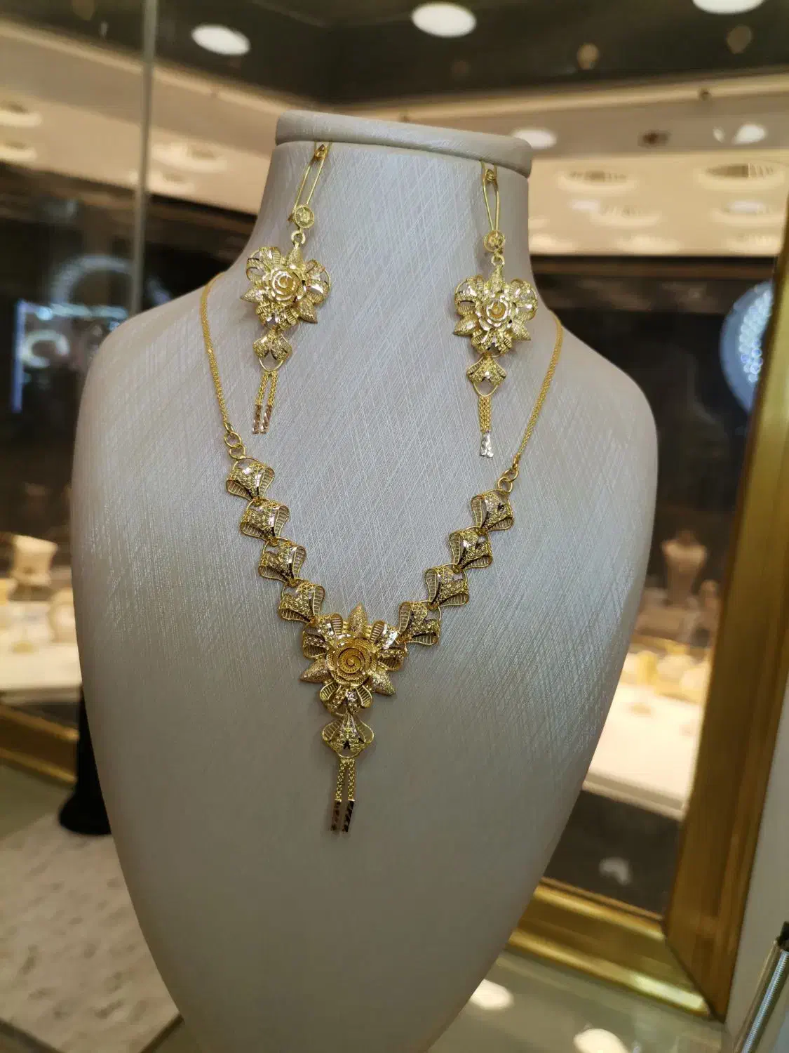 گالری محبی فر|جواهرات|اهواز, ۳۰ متری|دیوار