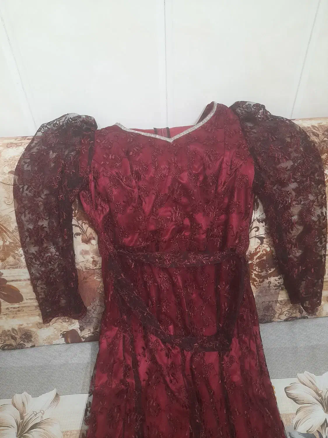 لباس زنانه|لباس|قم, شهر قائم|دیوار