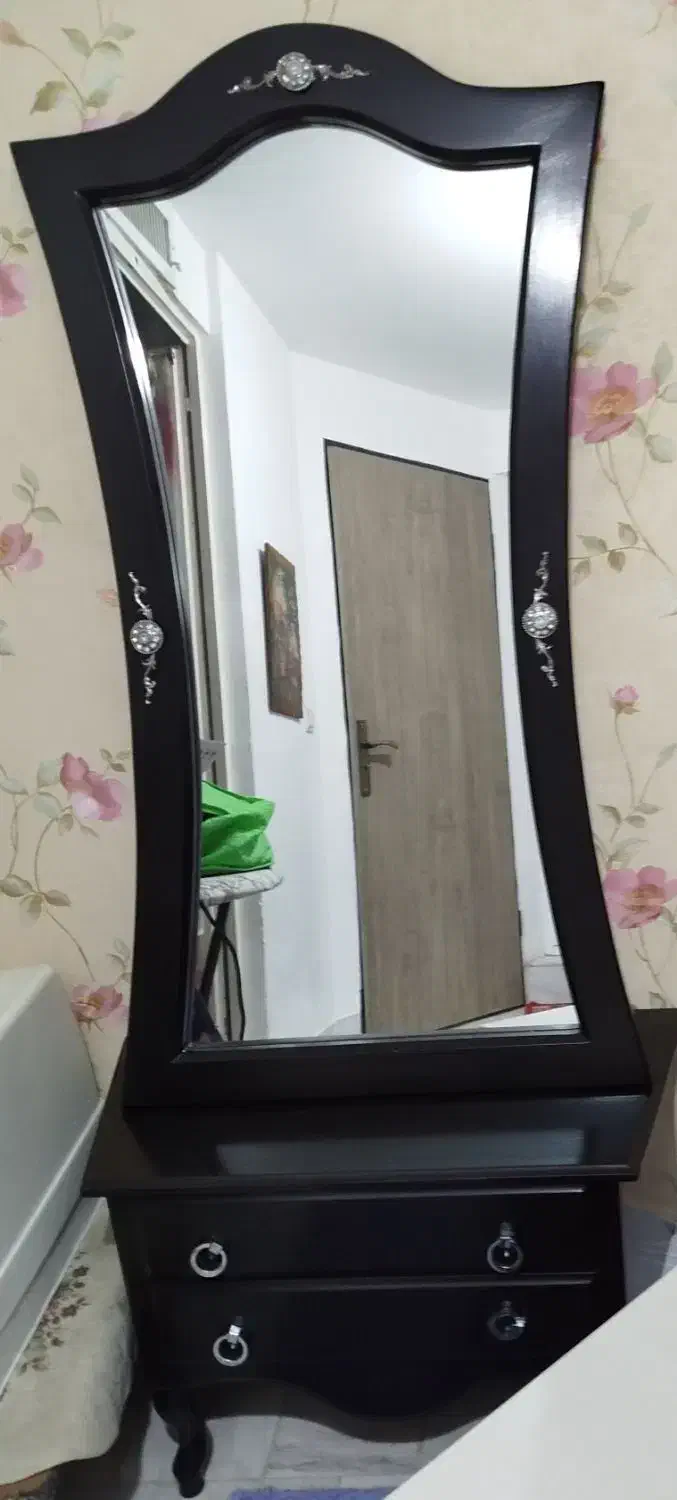 سلام چند تا وسیله خانه به فروش می‌رسد|فرش|آران و بیدگل, |دیوار