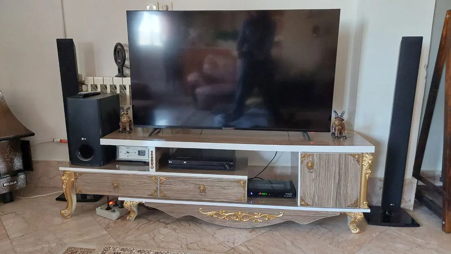 میز تلویزیون ام دی اف در حد نو سالم|میز تلویزیون|خوانسار, |دیوار