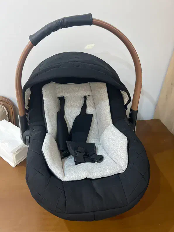 کریر سالم|کالسکه و لوازم جانبی|شهریار, شهریار|دیوار