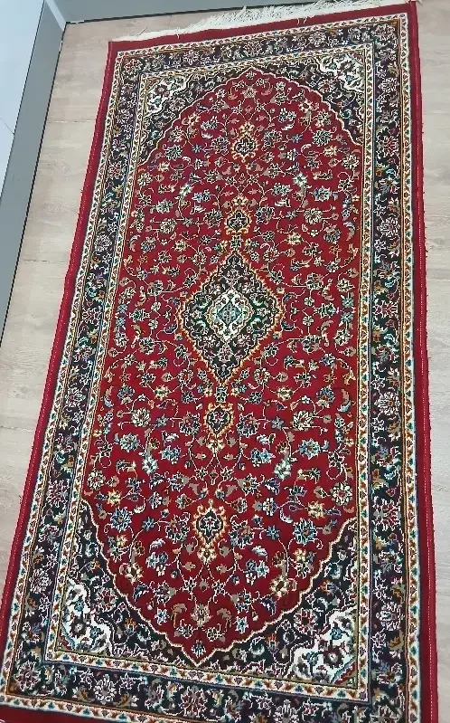 فرش|فرش|رشت, دروازه لاکان|دیوار