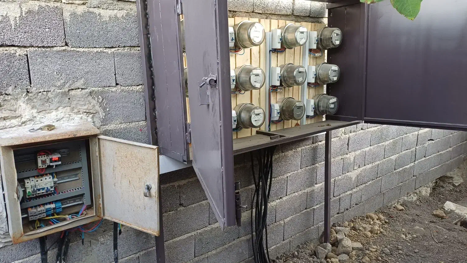 سیم کشی ساختمان و رفع اتصال سیمکش برق کار برقکار|خدمات پیشه و مهارت|ارومیه, |دیوار