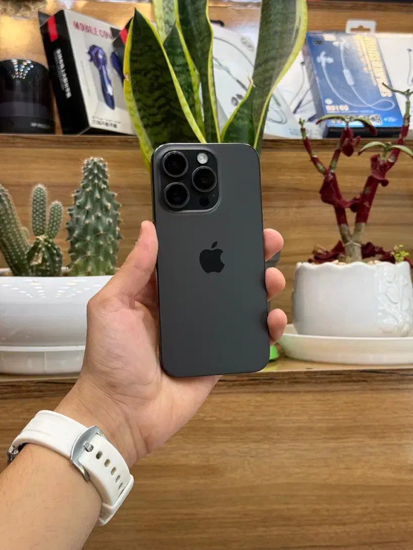 iphone 15 pro 93%|موبایل|نیشابور, فردوس شمالی|دیوار