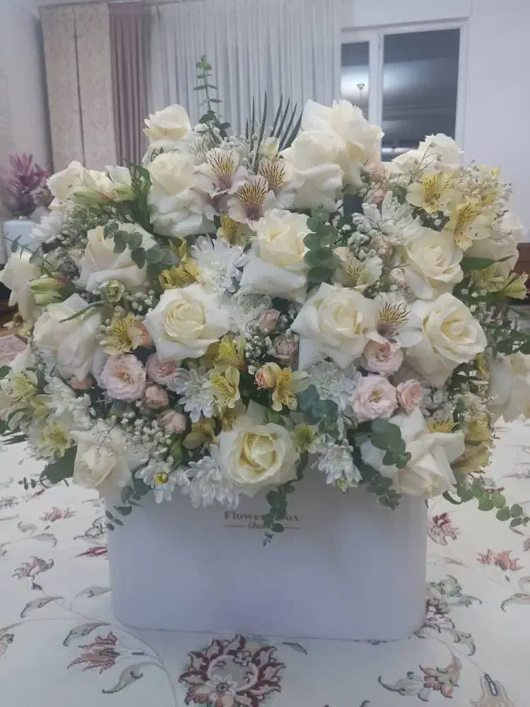 دسته گل طبیعی خیلی زیبا و خوش رنگ|گل و گیاه طبیعی|اندیشه, اندیشه فاز ۲|دیوار