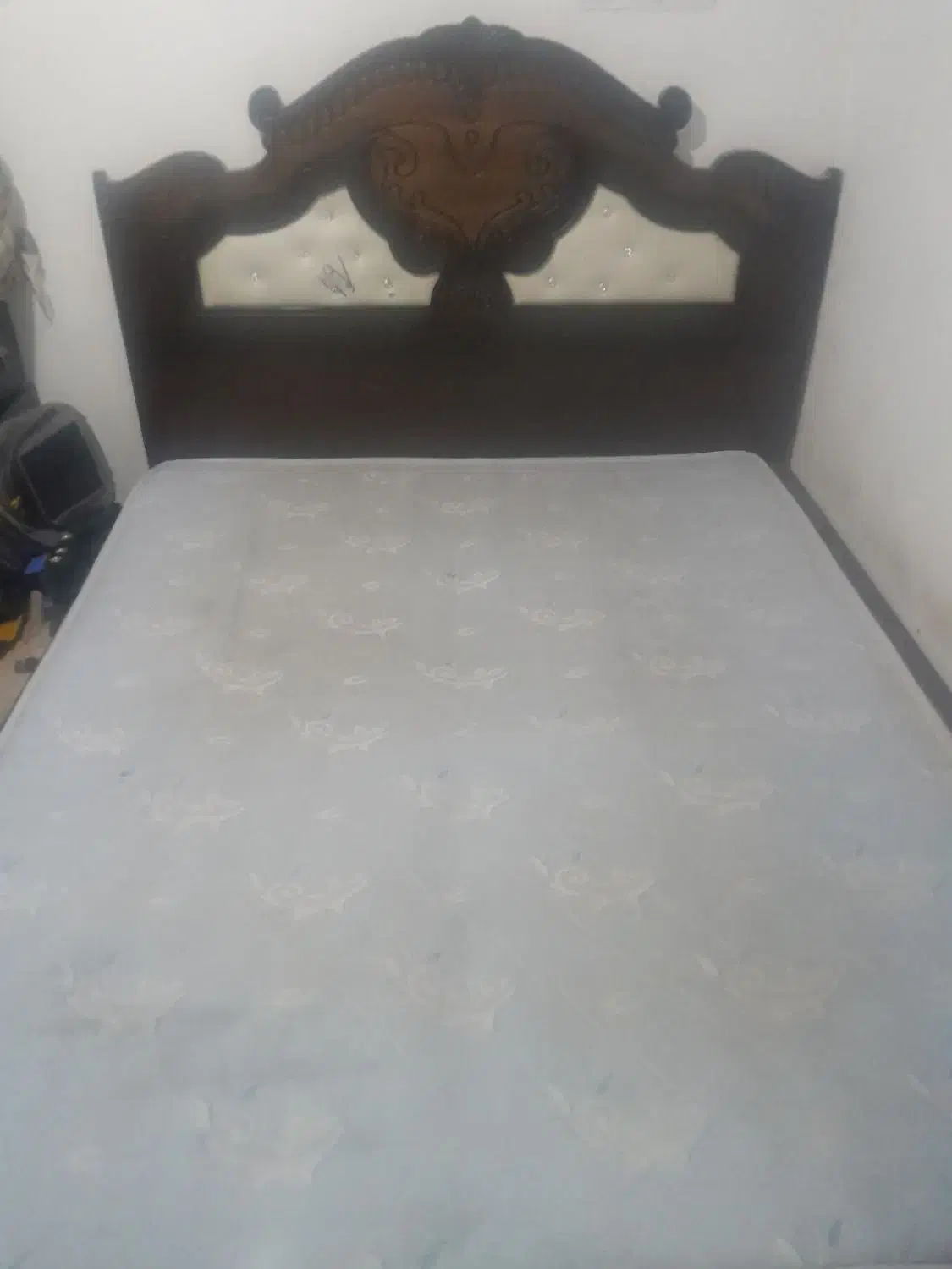 تخت خواب.با تشک سالم.|تخت و سرویس خواب|پاکدشت, پاکدشت (مامازند)|دیوار