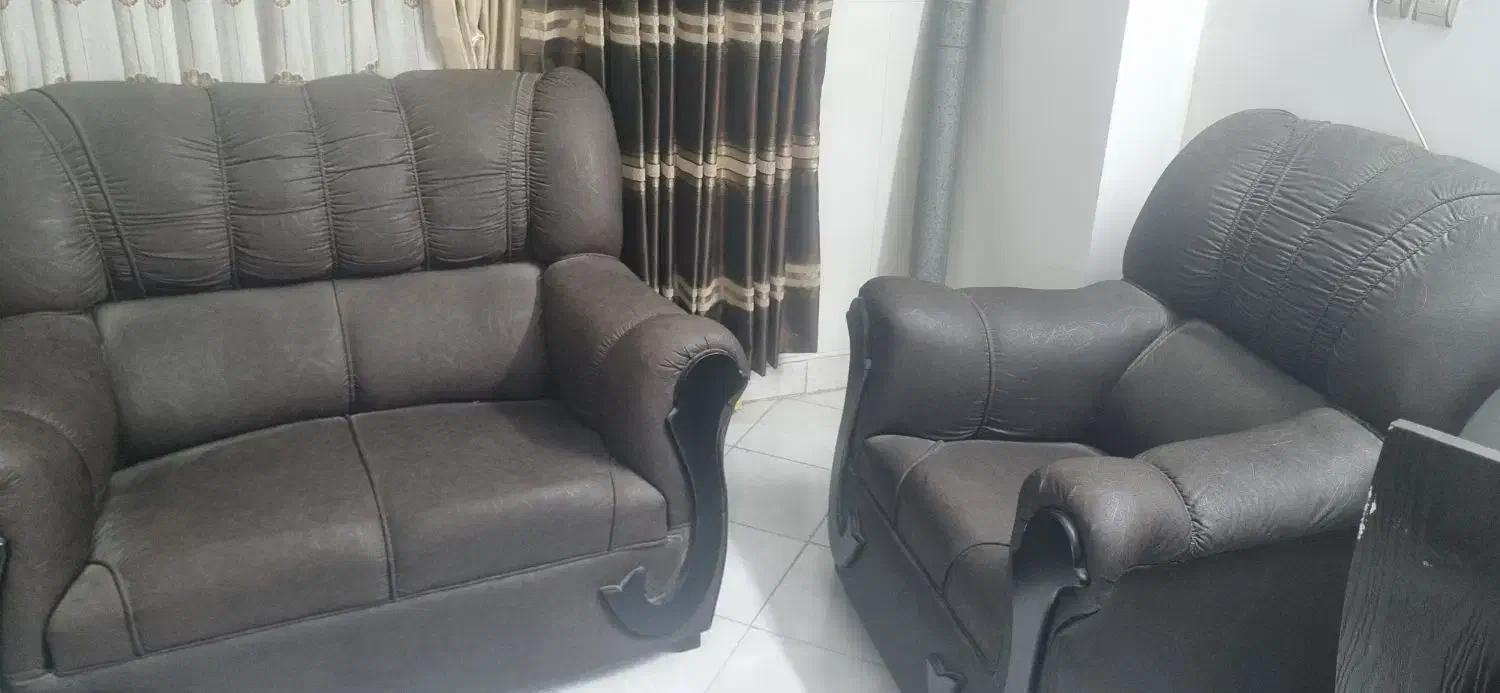 مبل راحتی چرم ۹نفره|مبلمان خانگی و میز عسلی|قائم‌شهر, |دیوار