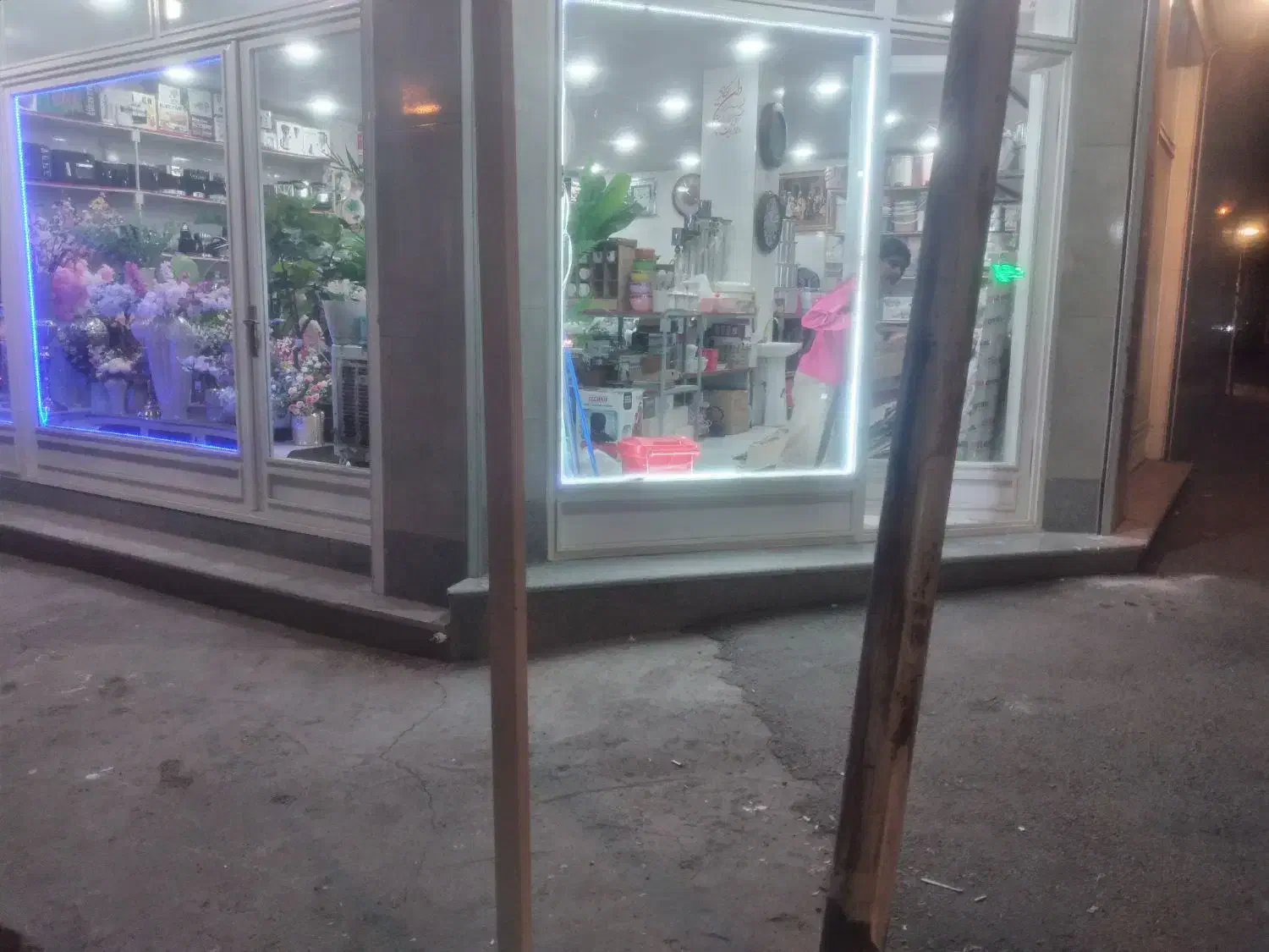 مغازه|اجارهٔ مغازه و غرفه|میانه, |دیوار