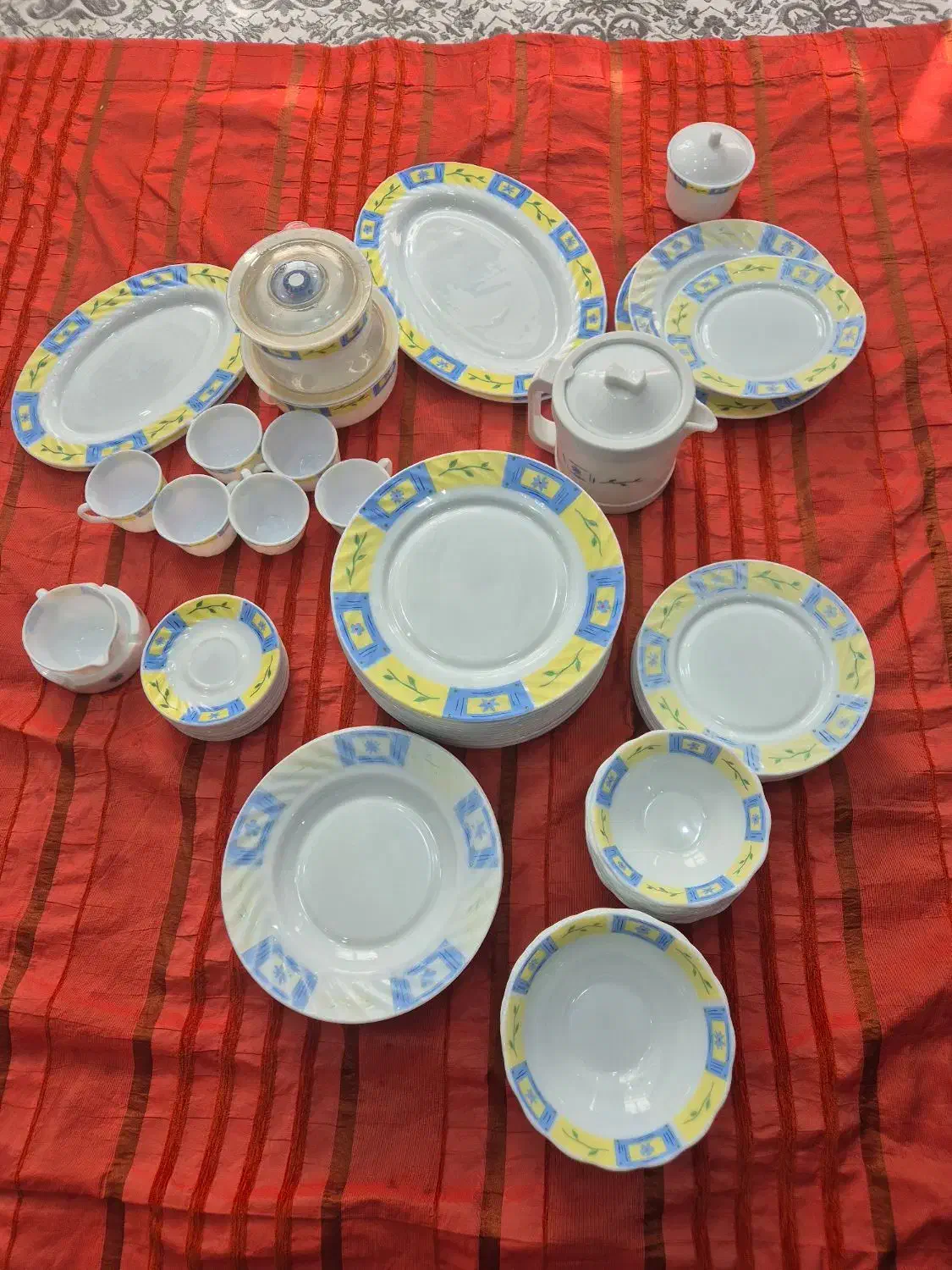 ظرف و سرویس ارکوپال ۸۵ تیکه|ظروف سرو و پذیرایی|تهران, قاسمآباد|دیوار