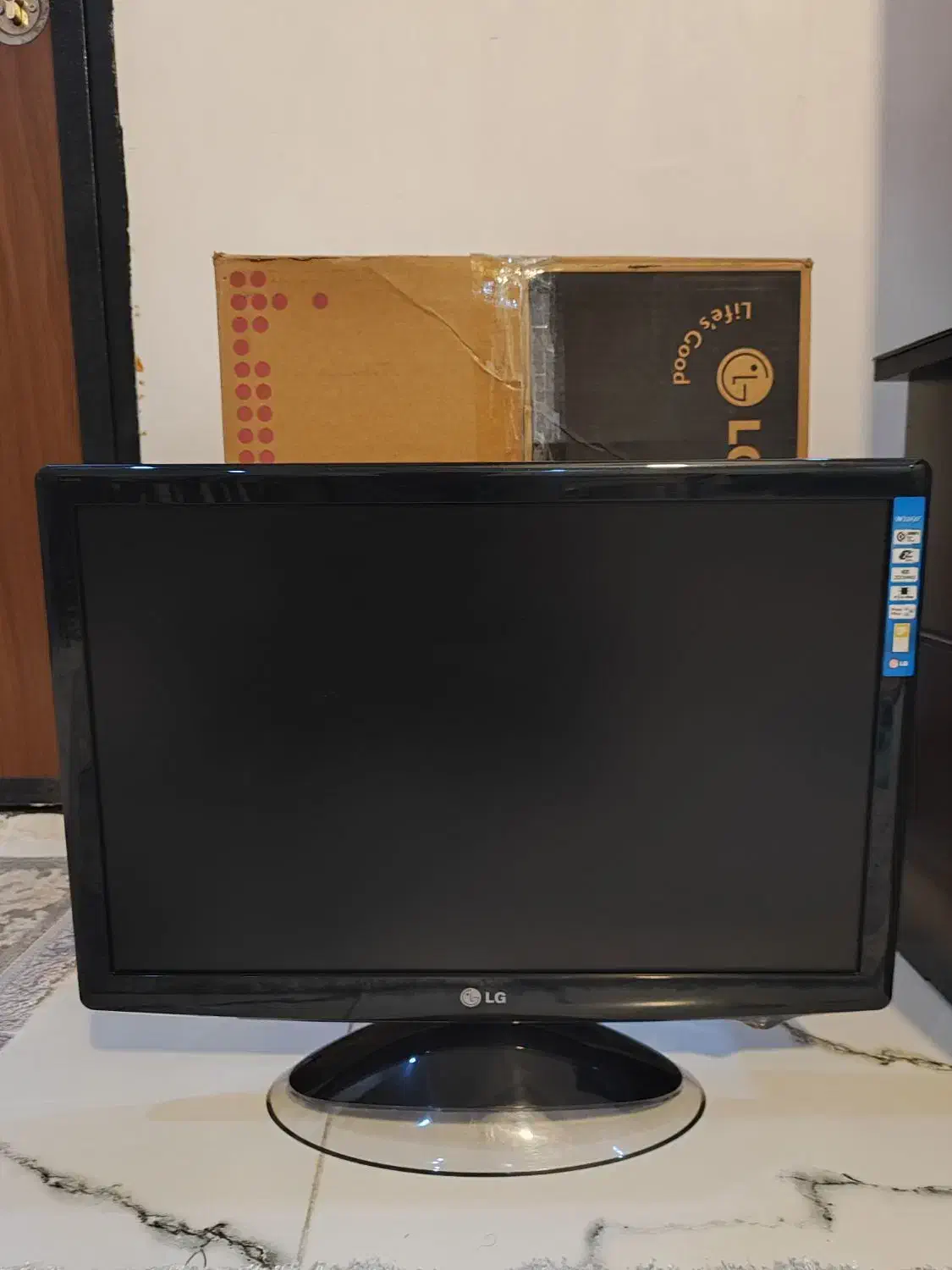 مانیتور۲۲ ال جی و هارد خاص وکیبرد فراسو و کیس خالی|قطعات و لوازم جانبی رایانه|رشت, گلسار|دیوار