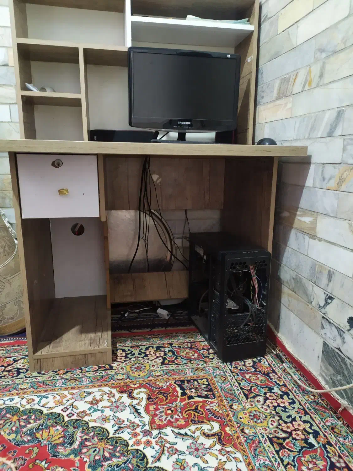 فروش کامپیوتر رو میزی به همراه میز|رایانه رومیزی|اسلامشهر, شهرک مصطفی خمینی|دیوار