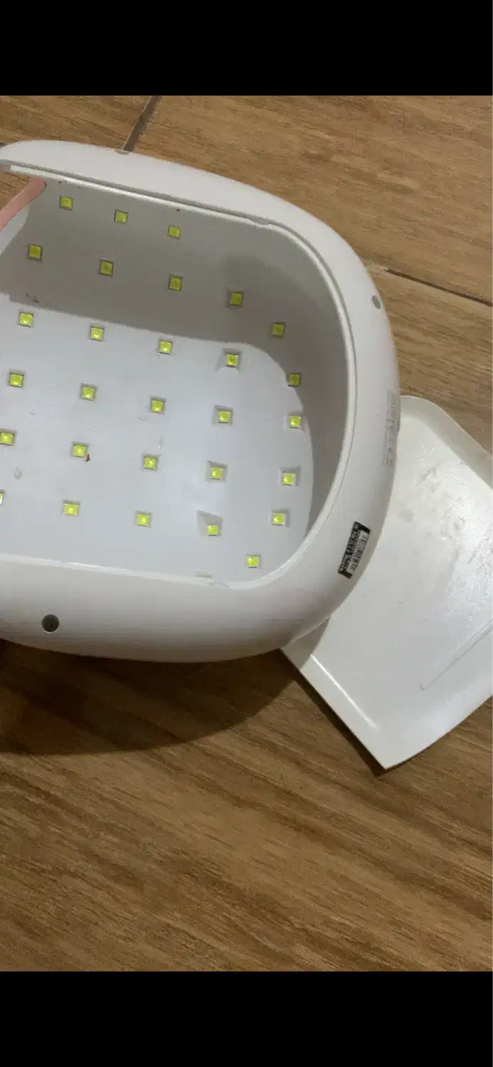 سوهان برقی و دستگاه یووی نو|آرایشی، بهداشتی، درمانی|رشت, دروازه لاکان|دیوار