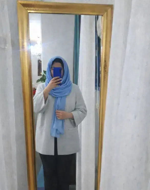 مانتو|لباس|شیراز, میرزاکوچک خان|دیوار