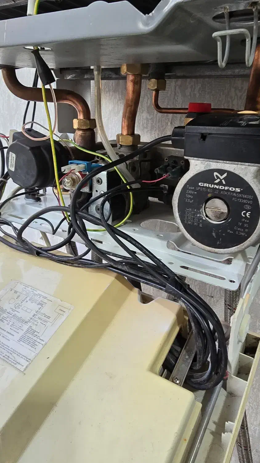 تعمیرات  پکیج دیواری انواع ایرانی وخارجی|خدمات پیشه و مهارت|شهرکرد, |دیوار