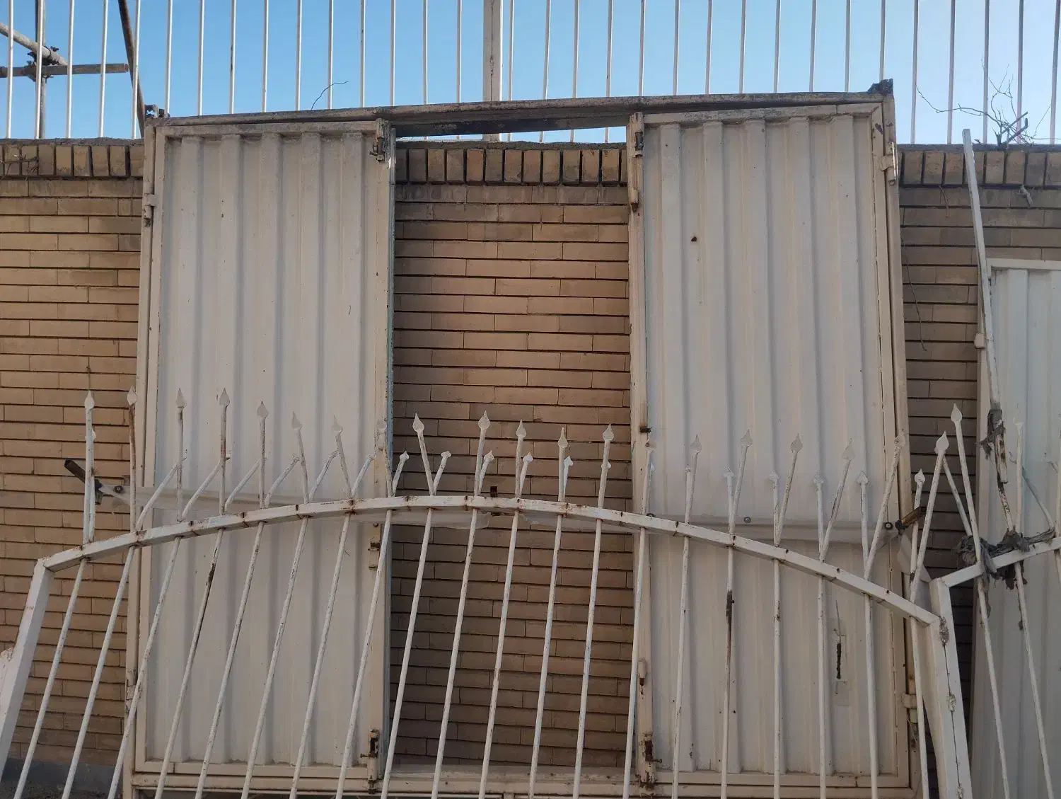 درب دست دوم حیاط|مصالح و تجهیزات ساختمان|سهند, |دیوار