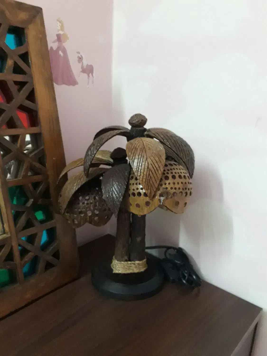 آباژور نارگیلی تایلندی تمام تراش با دست. آنتیک|کلکسیون اشیاء عتیقه|یزد, |دیوار