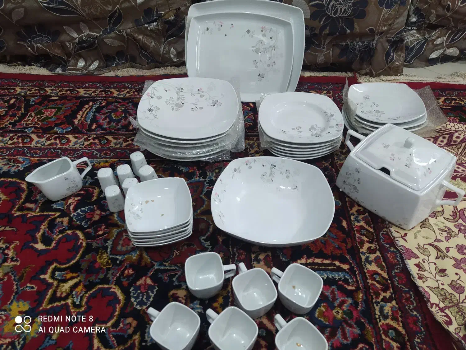 سرویس چینی 6 نفره|ظروف سرو و پذیرایی|مشهد, کوی المهدی|دیوار