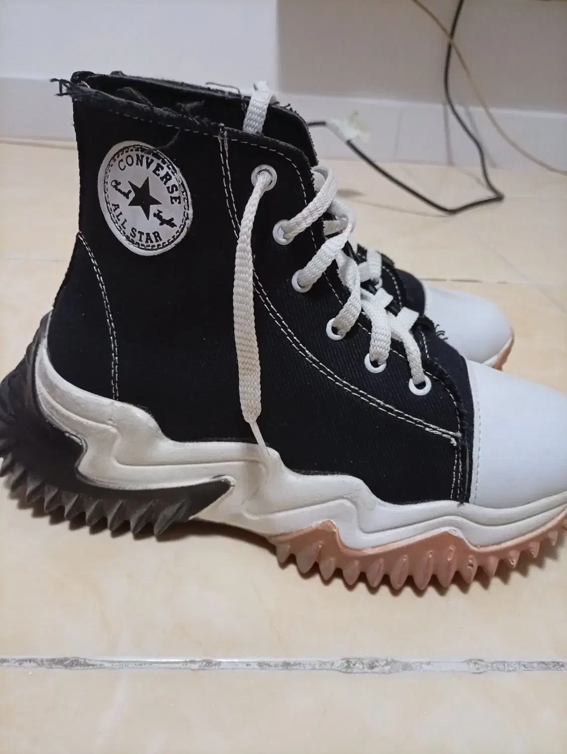 کتونی|کفش و لباس بچه|تویسرکان, |دیوار