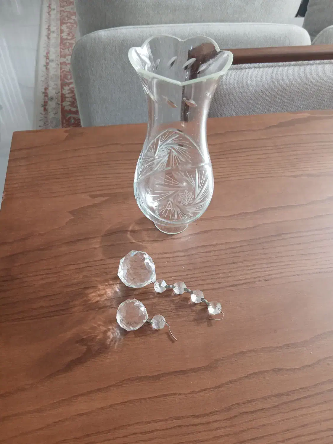 لاله ، لامپ و گوی کریستال|لوستر و چراغ آویز|کرج, اصفهانیها|دیوار