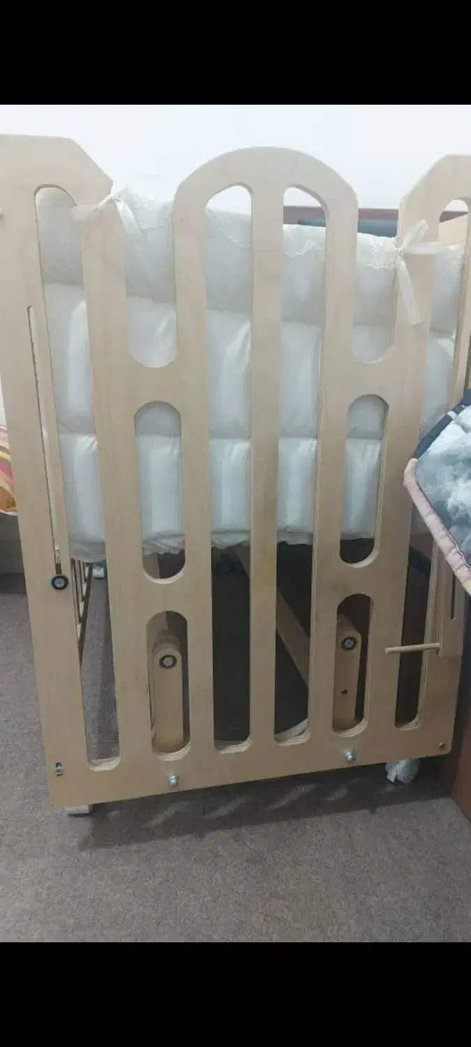 تخت کنار مادر نو نو|تخت و صندلی بچه|امیدیه, |دیوار