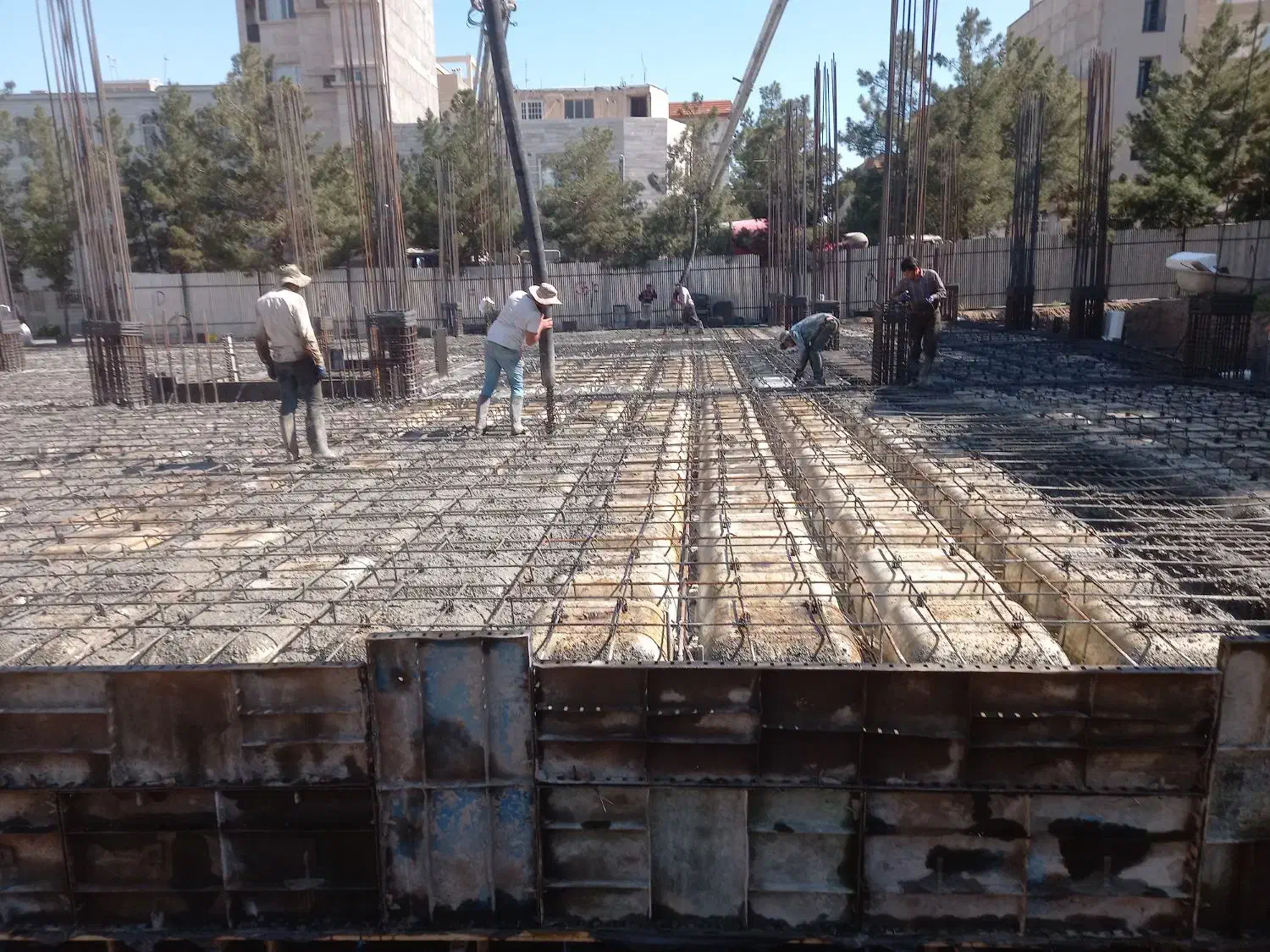 کارگر واستاد کار آرماتور بندی|استخدام معماری، عمران و ساختمانی|قزوین, |دیوار