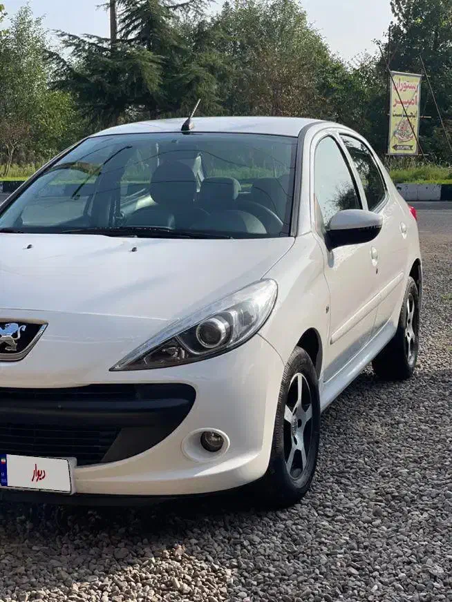 پژو ۲۰۷ اتوماتیک سفید مدل ۹۸|خودرو سواری و وانت|رشت, بلوار گیلان|دیوار