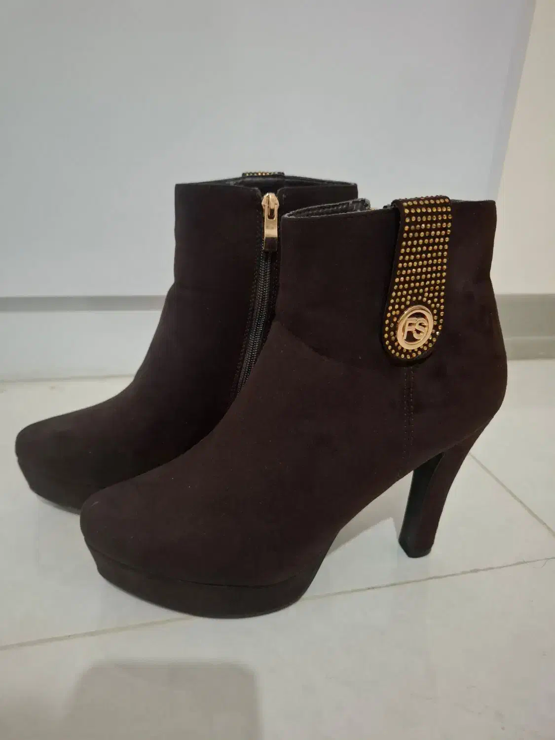 نیم چکمه مخمل نو سایز ۴۰.۴۱|کیف، کفش، کمربند|شاهینشهر, شهرک گلدیس|دیوار