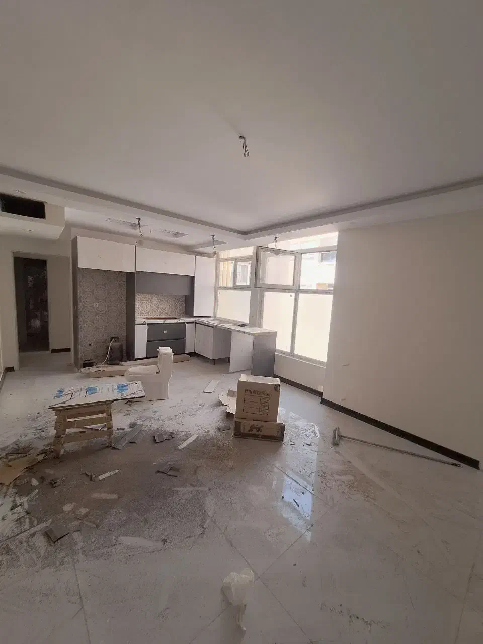 طبقه‌آخر/۸۵مترنوساز/فول امکانات/کلیدنخورده