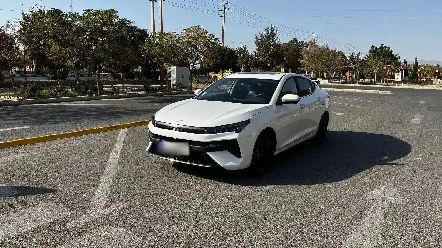 KMC J7 1402 سفید|خودرو سواری و وانت|سبزوار, ولیعصر (نجار آباد)|دیوار