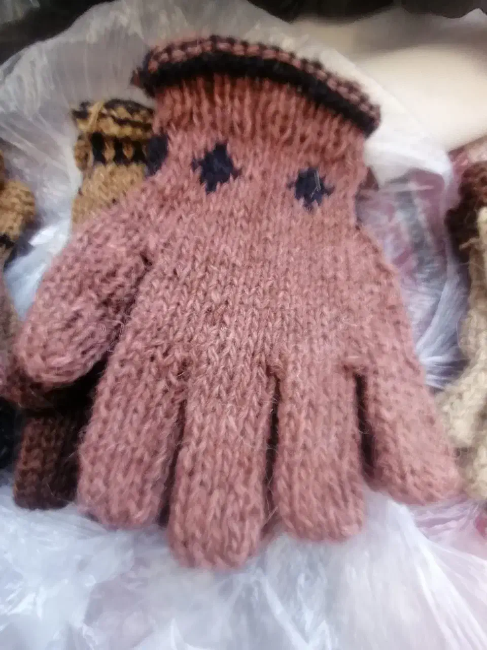 جوراب پاپوش پشمی|لباس|فلاورجان, |دیوار