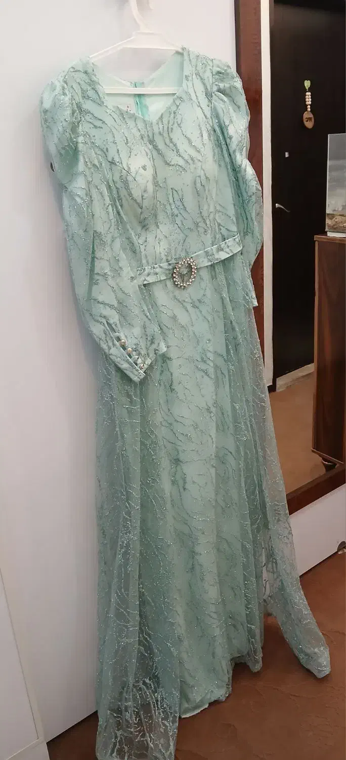 لباس مجلسی|لباس|فولادشهر, B4|دیوار