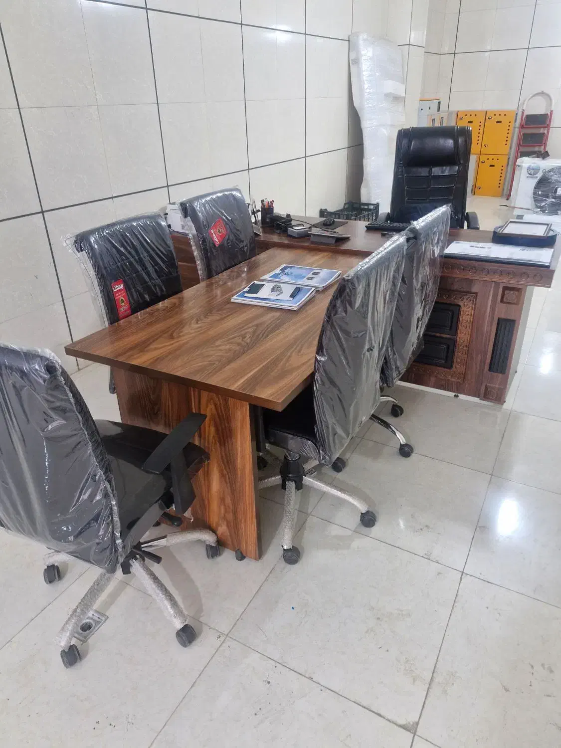 میز مدیریت میز کنفرانس صندلی مدیریتی|مبلمان اداری|کرج, حصارک بالا|دیوار