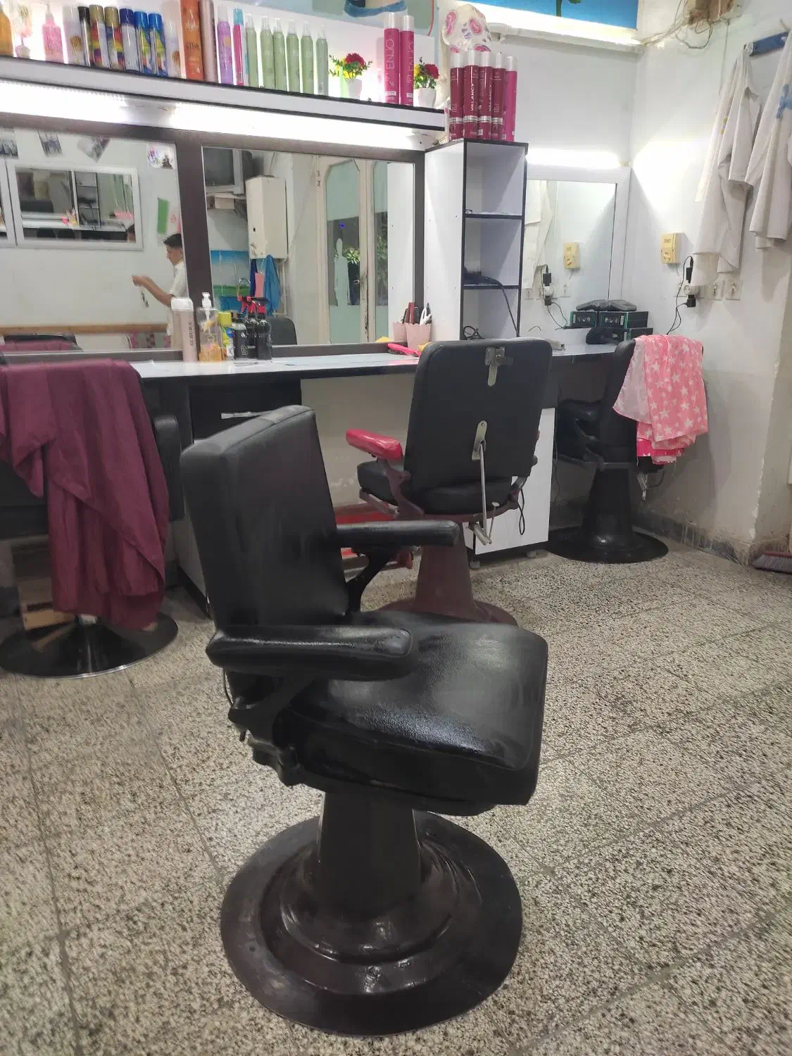 صندلی آرایشگاه مردانه|آرایشگاه و سالنهای زیبایی|مراوه, |دیوار