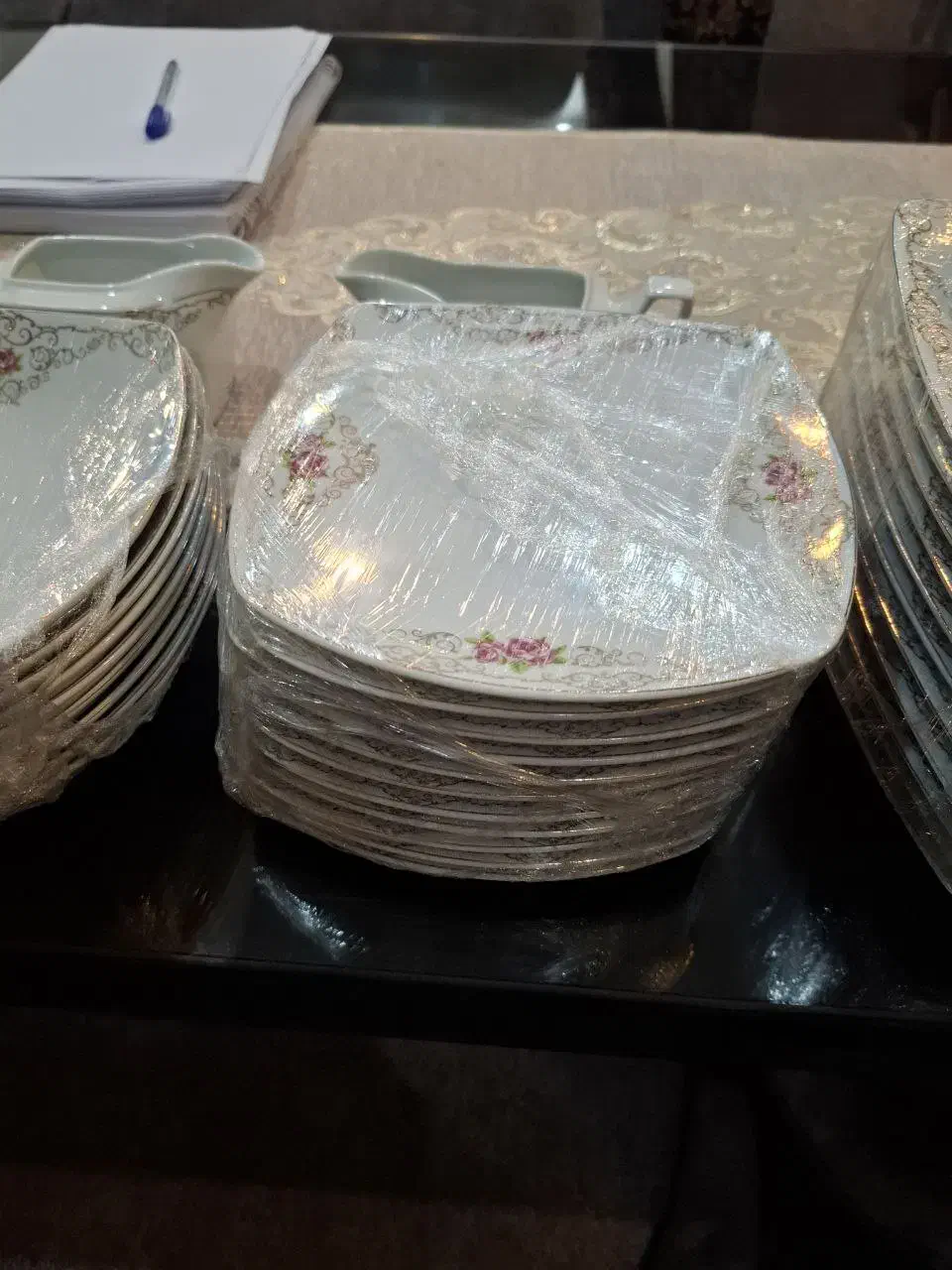 سرویس ۱۸ نفره لاوریون|ظروف سرو و پذیرایی|کرج, دهقان ویلا|دیوار