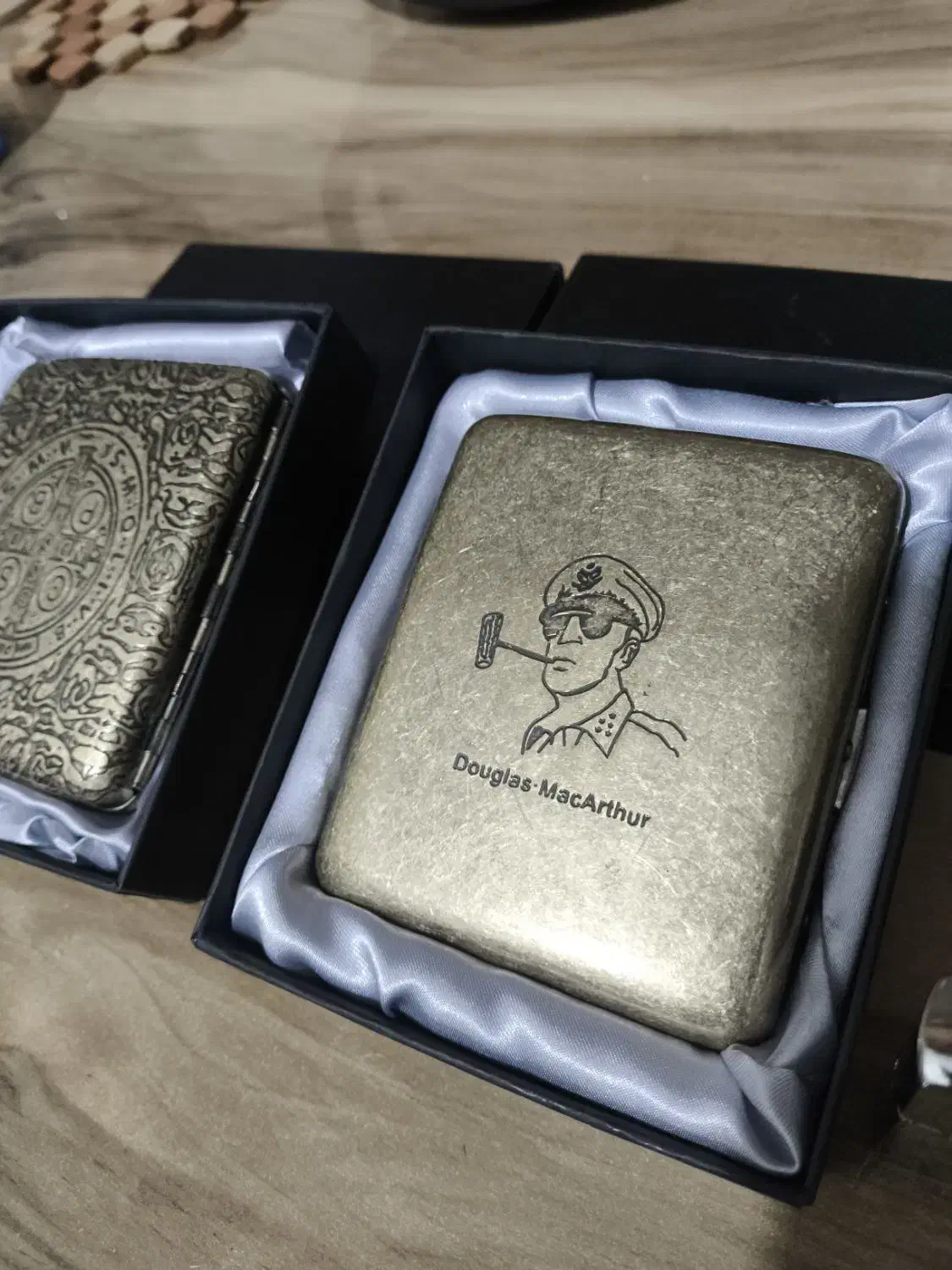 فندک سنگی اصل و جاسیکاری فلزی طرح دار|کلکسیون و سرگرمی|شادگان, |دیوار