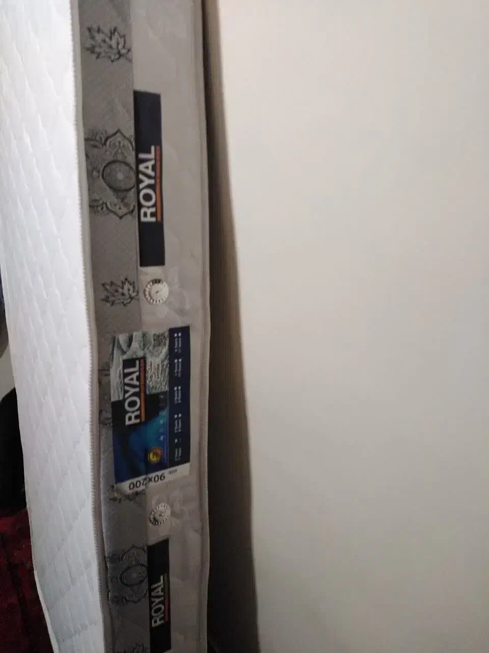 خوشخواب|تشک تختخواب|ری, شهادت|دیوار