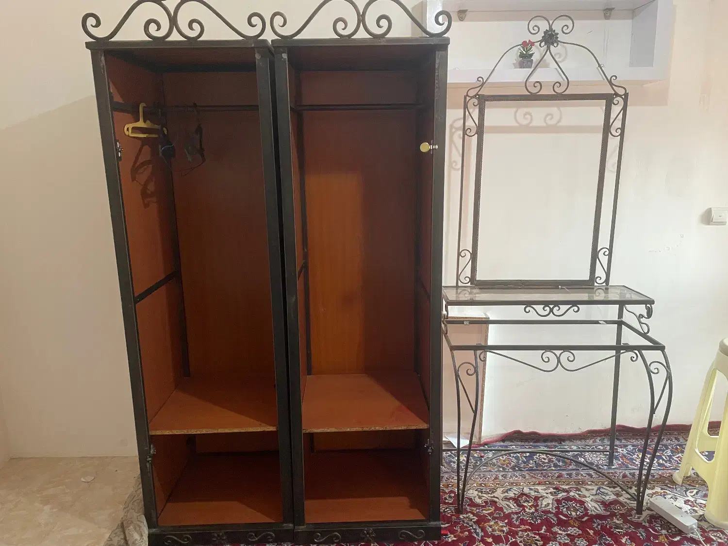 ست کمد،دلاور و میز تلوزیون فرفورژه|جاکفشی، کمد، دراور|گلبهار, شهر جدید گلبهار|دیوار