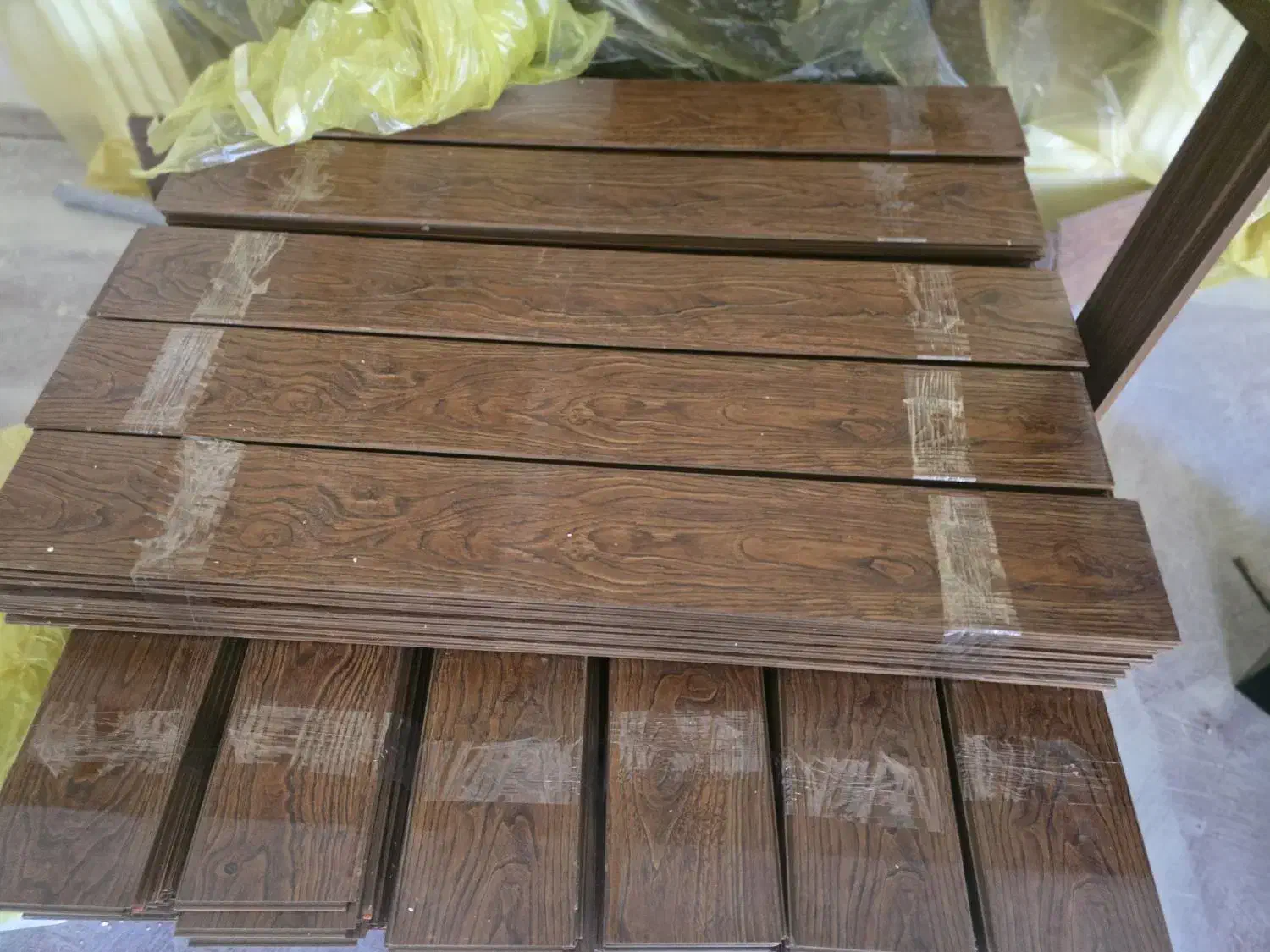 پارکت ۱۲ میل فوم دار برند باراباس آلمان|مصالح و تجهیزات ساختمان|بانه, |دیوار