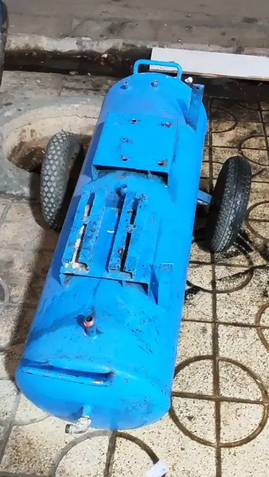 ۲ عدد مخزن کمپرسور باد ۱۵۰ الی ۲۰۰ لیتری|ماشینآلات صنعتی|شیراز, شهرک مطهری|دیوار