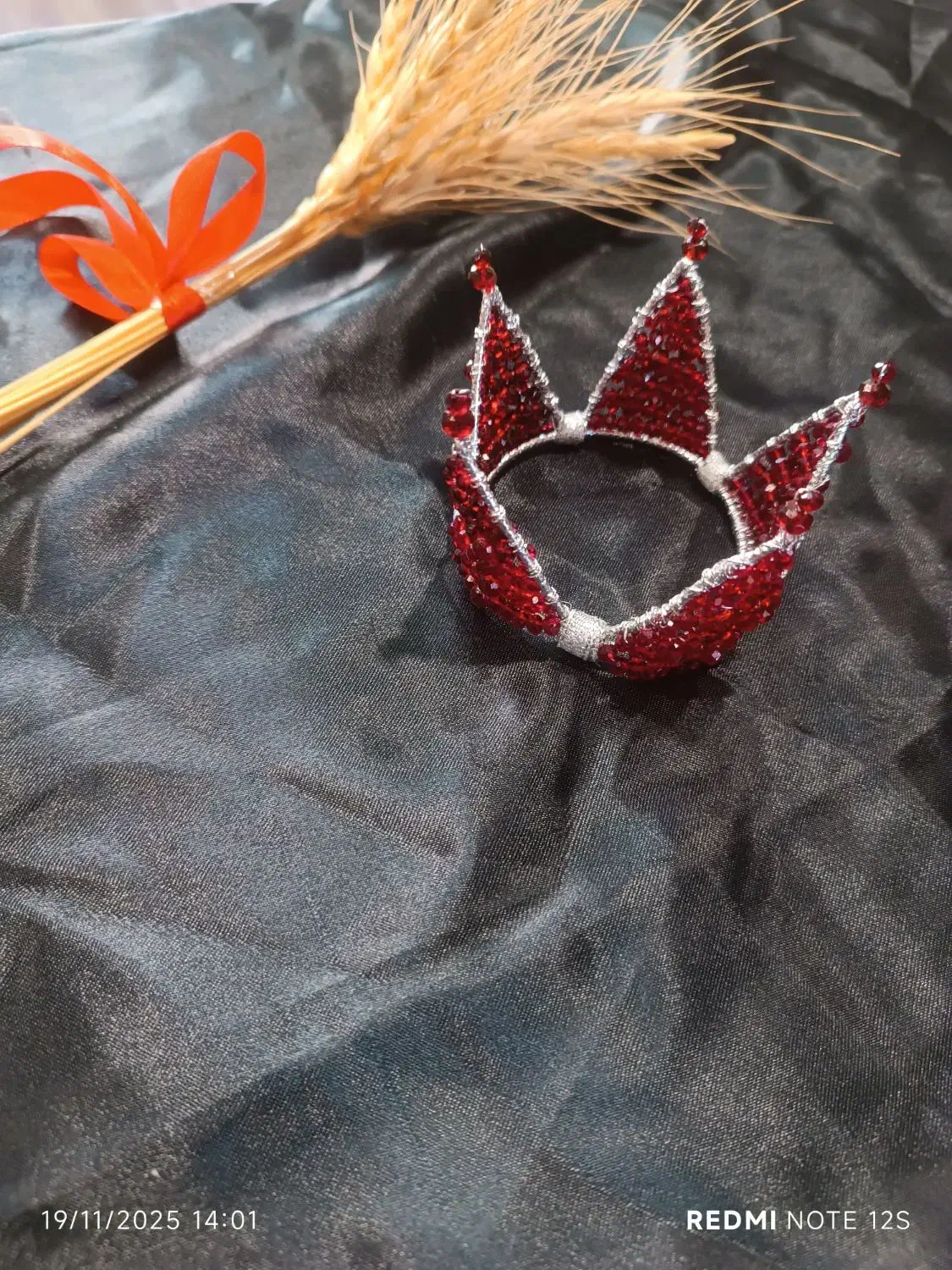 تاج وریسه|زیورآلات و اکسسوری|هشتگرد, هیو|دیوار