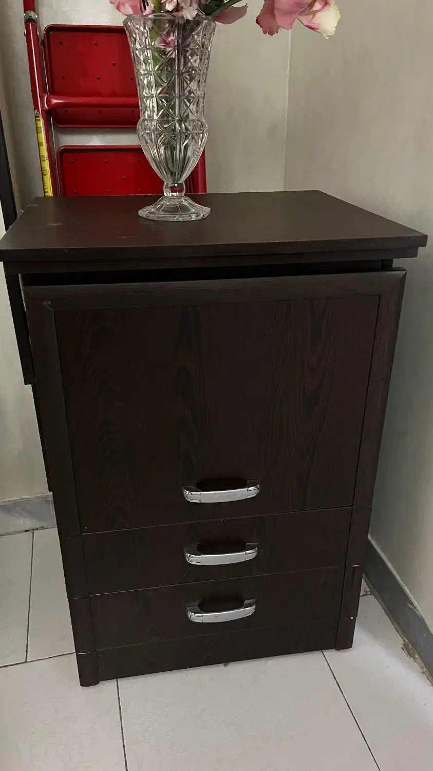 میز|لوازم خیاطی و بافتنی|فردیس, نگارستان|دیوار