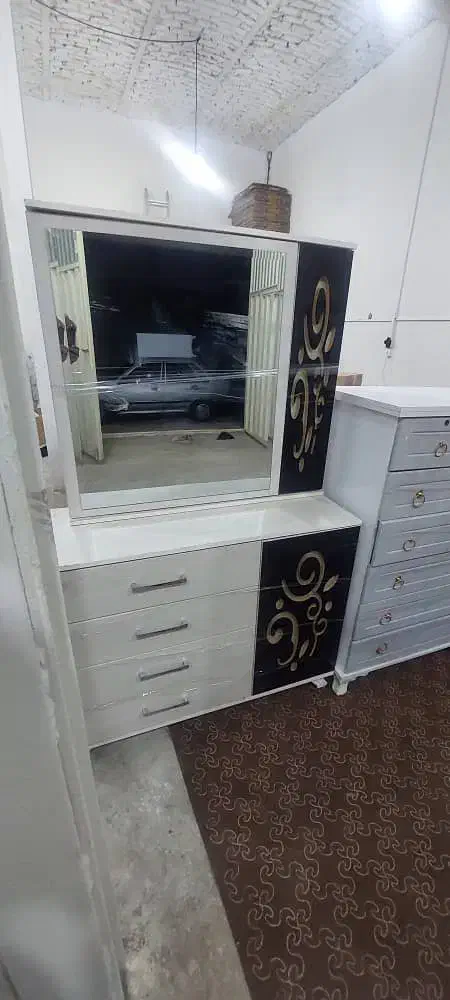 کمدومیزارایش تمیزوشیک وعمق دار|تخت و سرویس خواب|قم, بکایی|دیوار