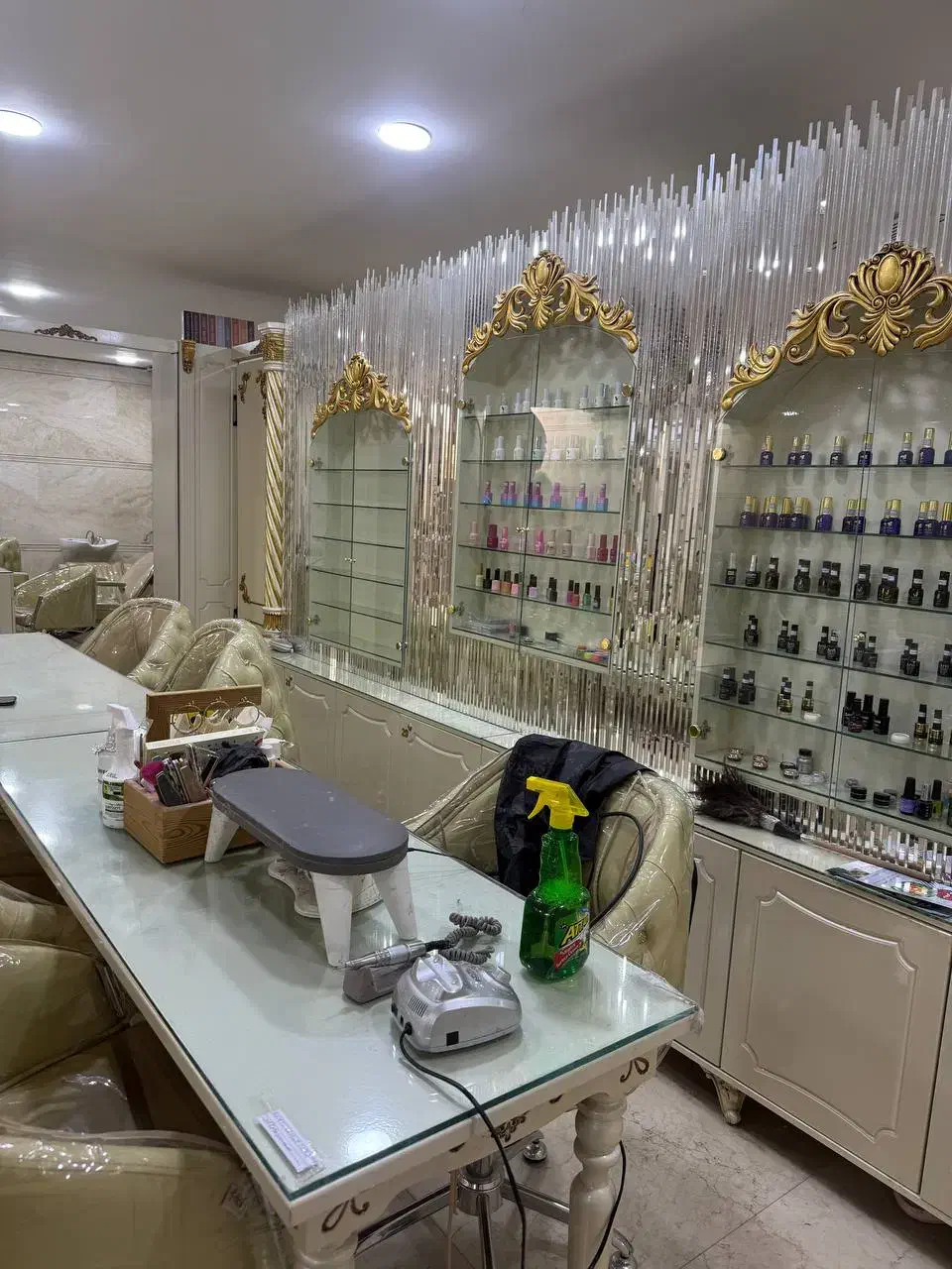 اجاره صندلی ،تخت،اتاق در سالن لوکس با تمام تهیزات|اجارهٔ دفتر کار، اتاق اداری، مطب|ری, دیلمان|دیوار